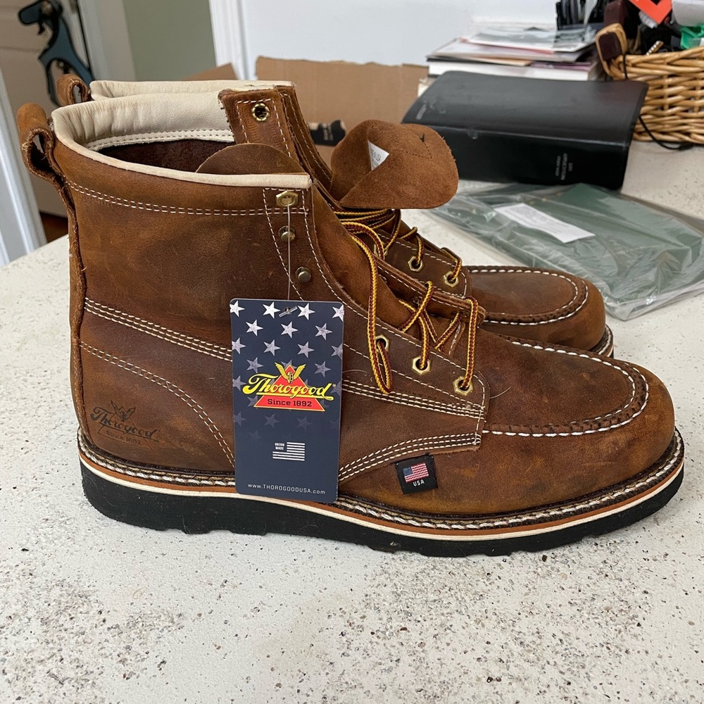 Mens Thorogood workboot NWT
